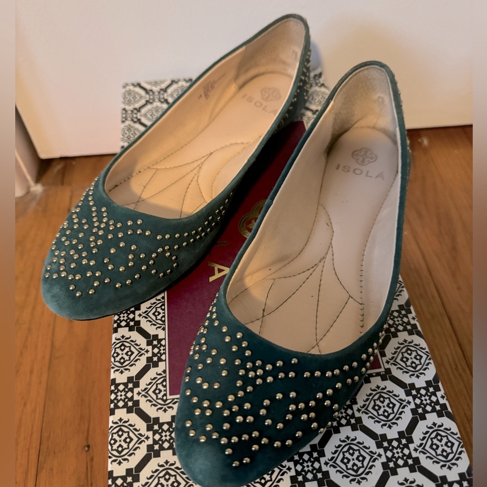 Isola Basanti Size 6 Suede Green Flats